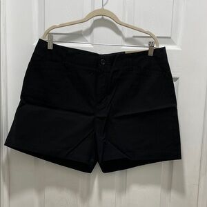 Dockers Women's Black Bermudas